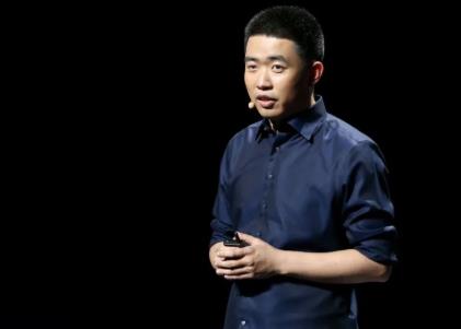 李想对谈罗永浩：被黑是有同行在操纵李想与罗永浩的对话，探究被黑背后的真相——是否有同行操纵？
